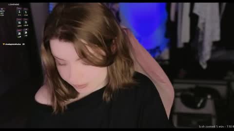Snapshot of lazylizy chatting on 05.19.26 lazy girl Lizzy online show from 05.19.26