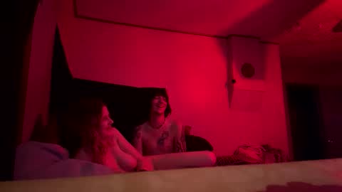 lboyett18 online show from 03.26.26