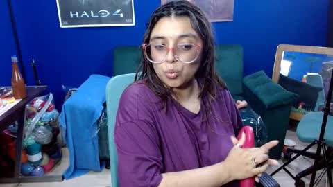 Snapshot of lcherryblossoml chatting on 11.12.25 lcherryblossoml online show from 11.12.25