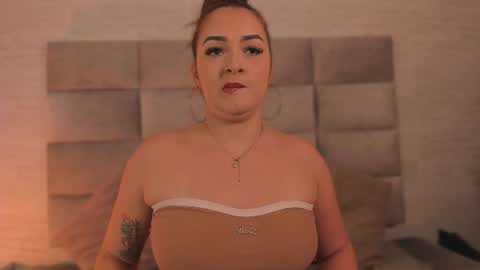 Snapshot of lea_walkerr chatting on 06.19.26 lea_walkerr online show from 06.19.26