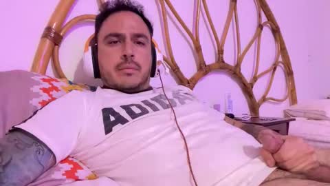 Snapshot of leafar_volkov chatting on 10.16.25 leafar_volkov online show from 10.16.25