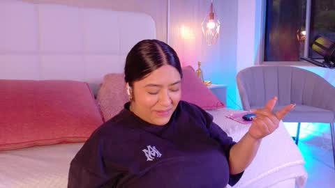 Leah online show from 09.12.25