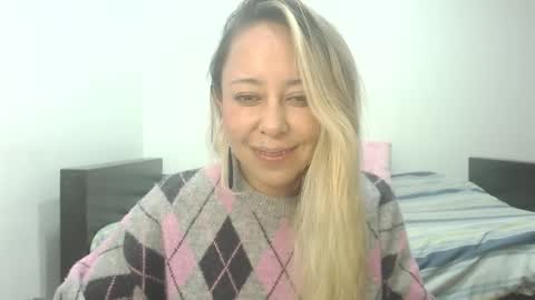 Snapshot of leah_susman chatting on 10.22.25 leah_susman online show from 10.22.25