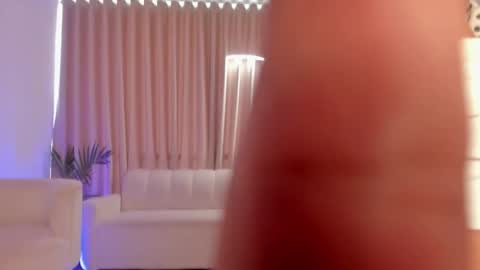 Snapshot of leahaltomm chatting on 09.21.25 leahaltomm online show from 09.21.25