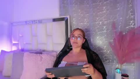 Snapshot of leahbarker chatting on 07.01.26 Leah online show from 07.01.26