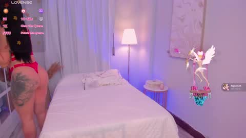 Leah Jones online show from 04.07.26