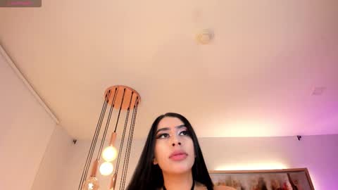 leahlombardi_ online show from 11.23.25