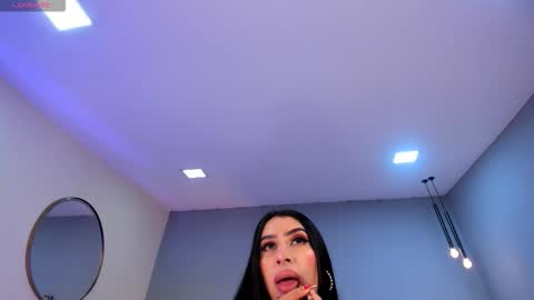 leahlombardi_ online show from 12.04.25