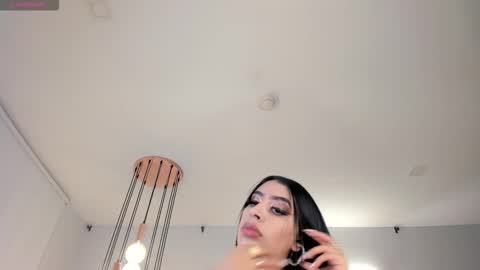 leahlombardi_ online show from 01.11.26