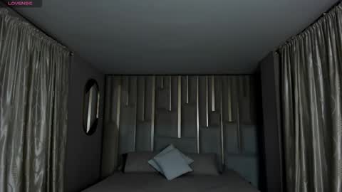 leahnovac online show from 10.20.25