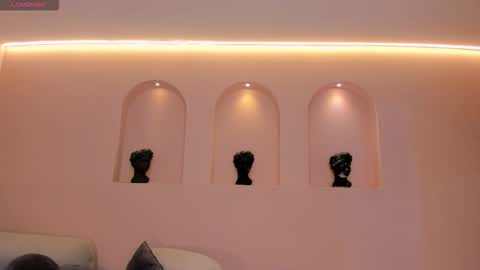 leahnovac online show from 10.25.25