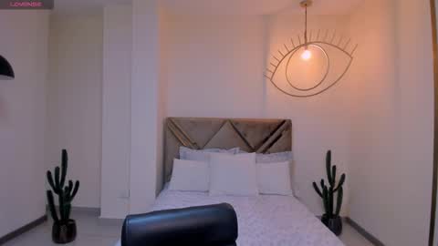 leahnovac online show from 12.19.25