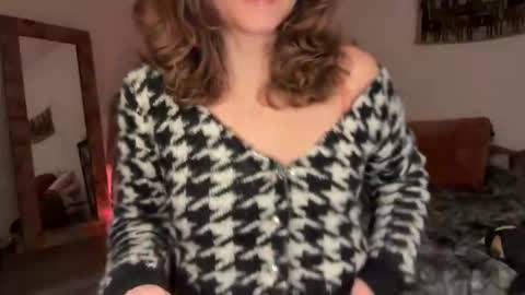 Leah Sparkles online show from 12.18.25