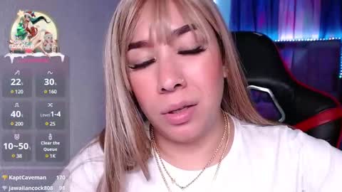 Snapshot of leahtemptation chatting on 12.25.24 leah online show from 12.25.24