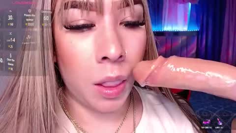 Snapshot of leahtemptation chatting on 01.03.25 leah online show from 01.03.25