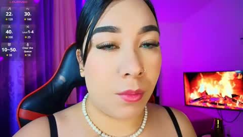 Snapshot of leahtemptation chatting on 10.24.25 leah online show from 10.24.25