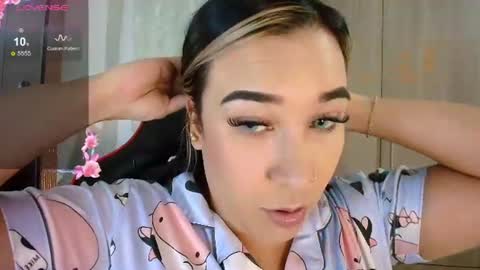 Snapshot of leahtemptation chatting on 06.20.26 leah online show from 06.20.26