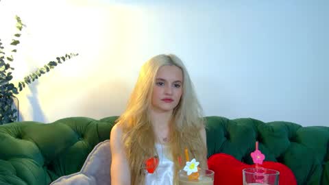 Snapshot of lealamour chatting on 07.11.26 Lea online show from 07.11.26