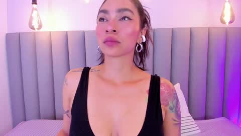 Snapshot of leamonroe__ chatting on 05.28.26 Hey Im Lea online show from 05.28.26