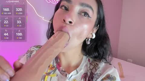 Snapshot of leamonroe__ chatting on 05.29.26 Hey Im Lea online show from 05.29.26