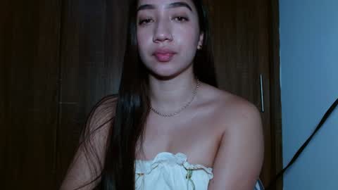 Snapshot of leanaalhub chatting on 12.21.24 leanaalhub online show from 12.21.24