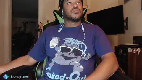 Snapshot of learoy chatting on 12.10.24 Learoy online show from 12.10.24