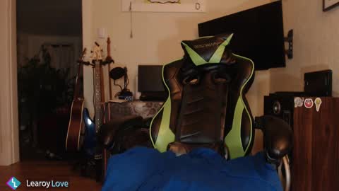 Snapshot of learoy chatting on 01.07.25 Learoy online show from 01.07.25