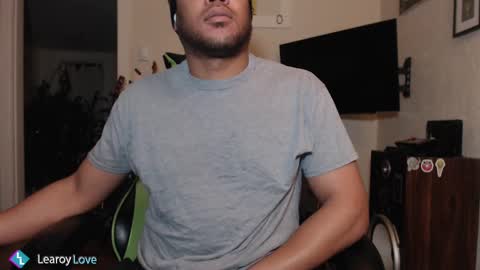 Snapshot of learoy chatting on 02.20.25 Learoy online show from 02.20.25