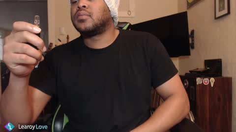 Snapshot of learoy chatting on 03.06.25 Learoy online show from 03.06.25