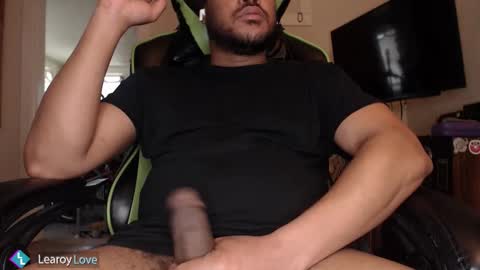 Snapshot of learoy chatting on 03.25.26 Learoy online show from 03.25.26