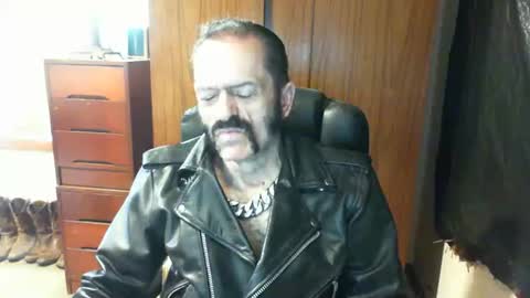 leathergreaser online show from 01.18.25