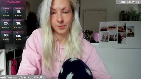 LeaVixx online show from 12.23.24