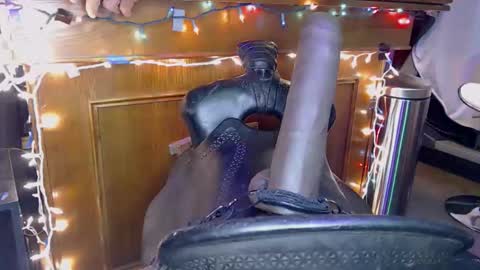 Snapshot of leecox777 chatting on 11.08.25 Lee Cox online show from 11.08.25