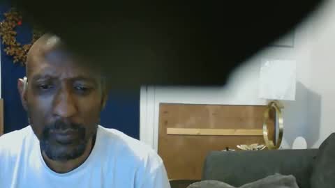 Snapshot of leeguy_hugedick chatting on 05.13.26 Ebony DeafGuy online show from 05.13.26