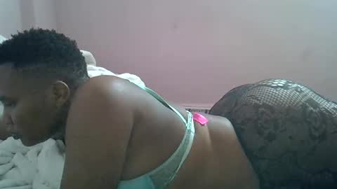 Snapshot of leekekee chatting on 10.28.25 leekekee online show from 10.28.25