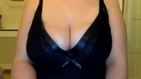 Leela Mae online show from 01.21.25