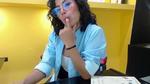 Snapshot of leethompson_ chatting on 12.19.24 Leet online show from 12.19.24