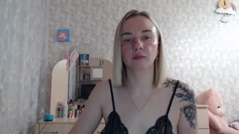 Snapshot of leggywily25 chatting on 02.25.25 leggywily25 online show from 02.25.25