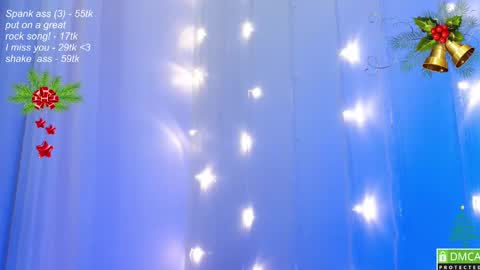 Snapshot of leia_bell chatting on 12.08.24 hey Im Leia and I love rock  online show from 12.08.24