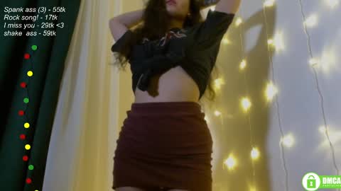 Snapshot of leia_bell chatting on 02.15.25 hey Im Leia and I love rock  online show from 02.15.25