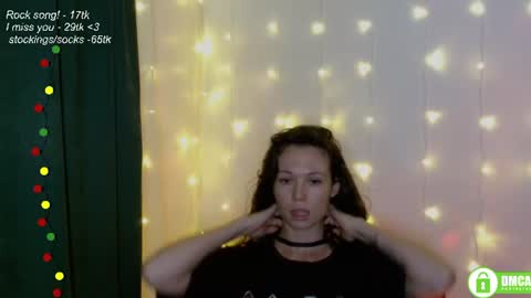 Snapshot of leia_bell chatting on 07.24.26 hey Im Leia and I love rock online show from 07.24.26