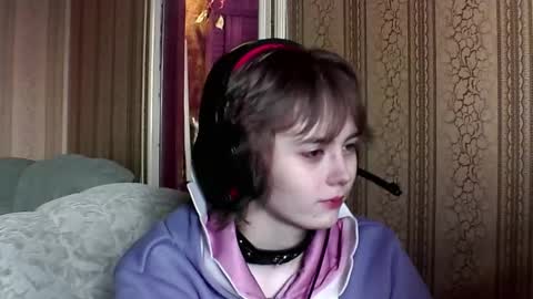 Snapshot of leigharedcross chatting on 03.04.26 Viola online show from 03.04.26