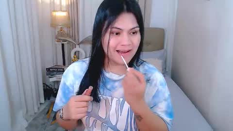 Snapshot of leighcortesi chatting on 11.29.25 Cailey online show from 11.29.25