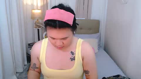 Snapshot of leighcortesi chatting on 11.30.25 Cailey online show from 11.30.25