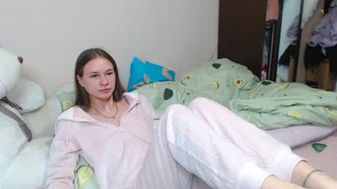 leila_bambi online show from 01.22.25