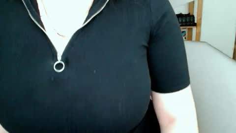 Leila online show from 09.21.25