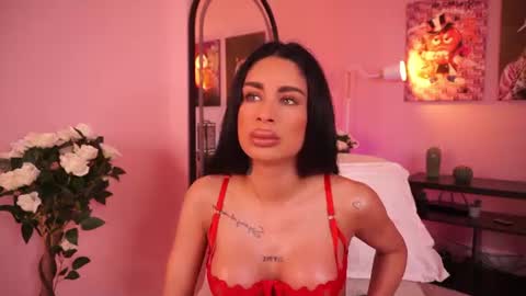 Snapshot of leilakali chatting on 06.25.26 Leila online show from 06.25.26