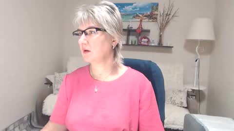 Leila Kinky online show from 11.04.25