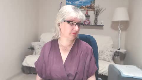 Snapshot of leilamays chatting on 06.10.26 Leila Kinky online show from 06.10.26