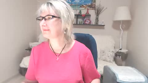 Snapshot of leilamays chatting on 06.15.26 Leila Kinky online show from 06.15.26